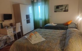 Bed and Breakfast Residenza Piazza Moro Bari Exterior photo